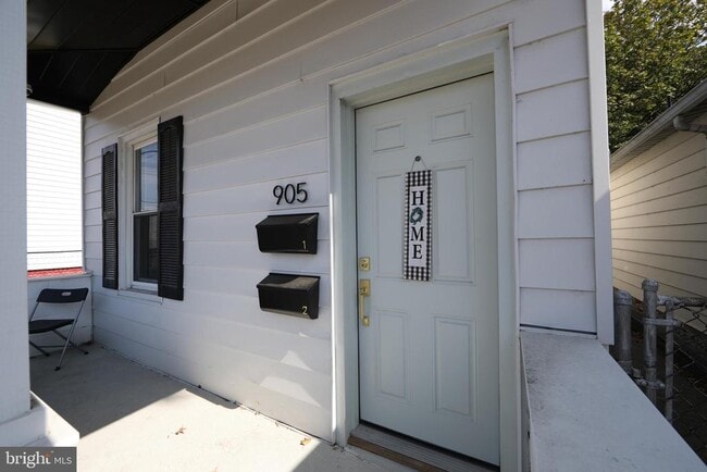 Building Photo - 905 Jersey Ave