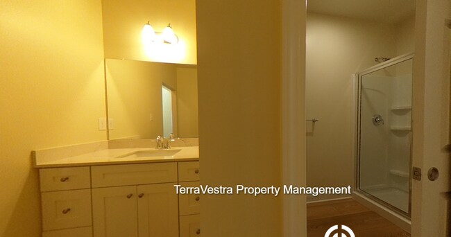 Building Photo - 12 Bedrooms!!!!!! Now showing for 2026-202...