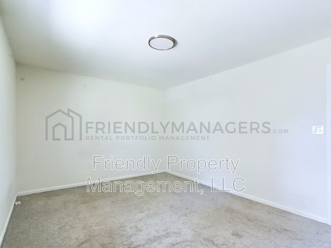 Building Photo - 4071 Greene Haven Dr