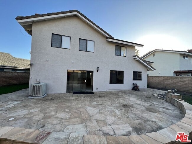 Building Photo - 5241 W Goldenwood Dr