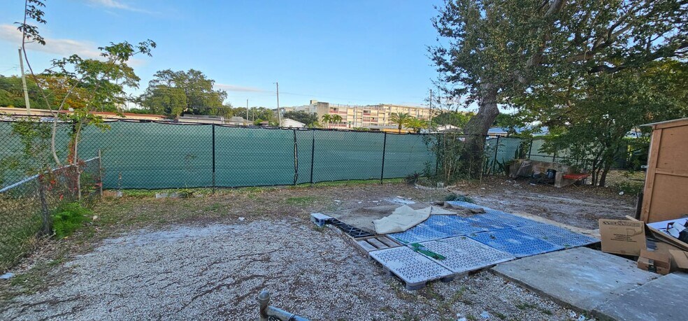 Building Photo - 133 SE 2nd Ave