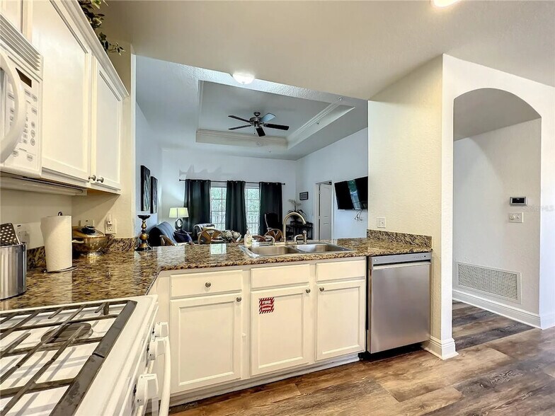 Building Photo - 1300 Seven Eagles Ct