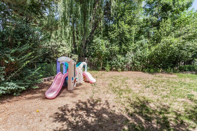 Building Photo - 3 Bedroom 2.5 Bath in Parkwood, Fort Collins