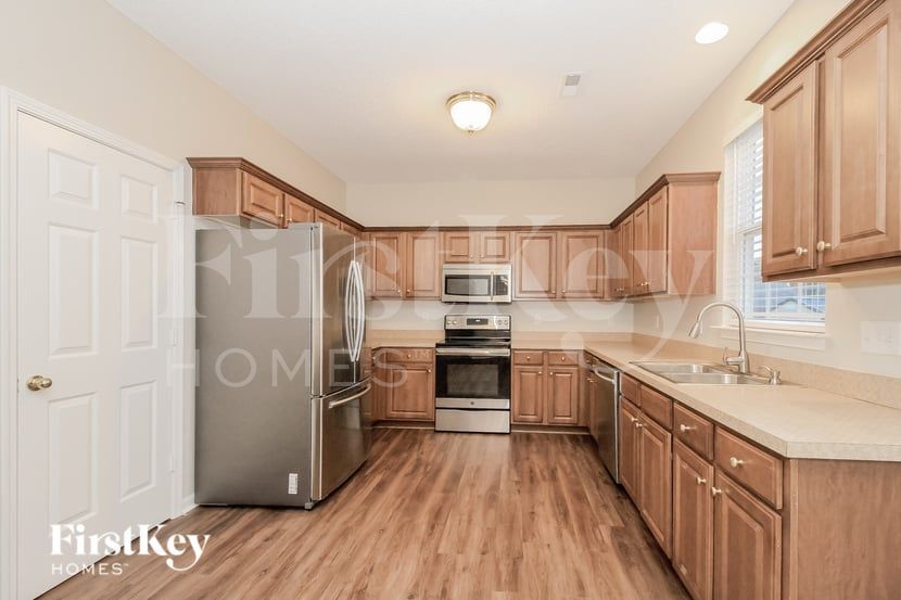 Building Photo - 5290 Crosswinds Rd