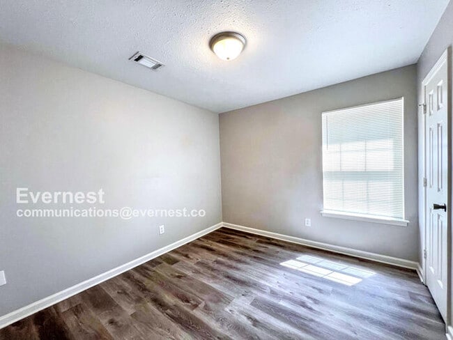 Building Photo - 494 Shady Grove Dr