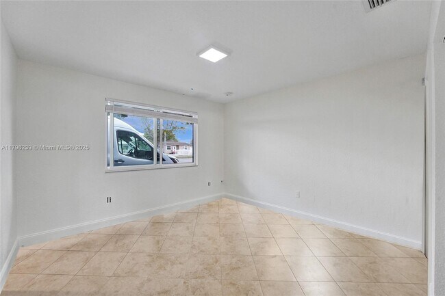 Building Photo - 1154 NW 103rd St
