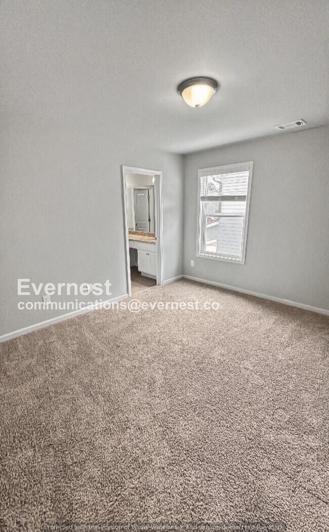 Building Photo - 3 Bed, 2.5 Bath Home with Garage / Pet-Friendly / Available Now!