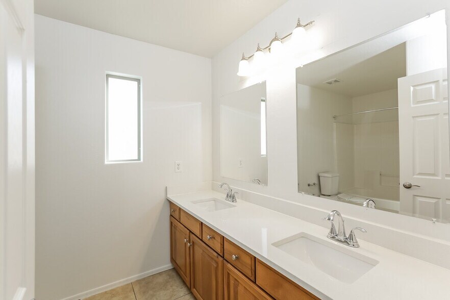 Building Photo - 3733 W Dunbar Dr