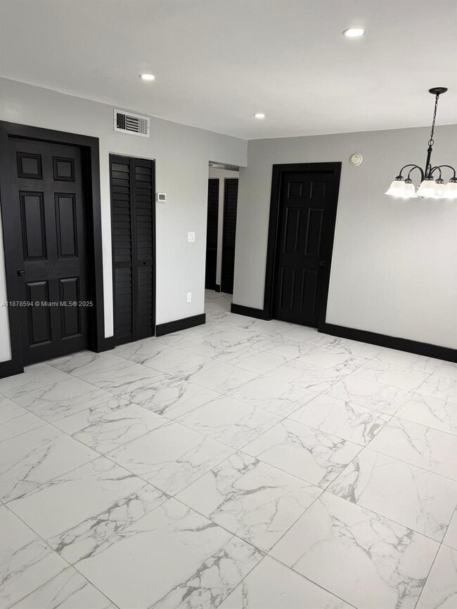 Building Photo - 6921 SW 129th Ave