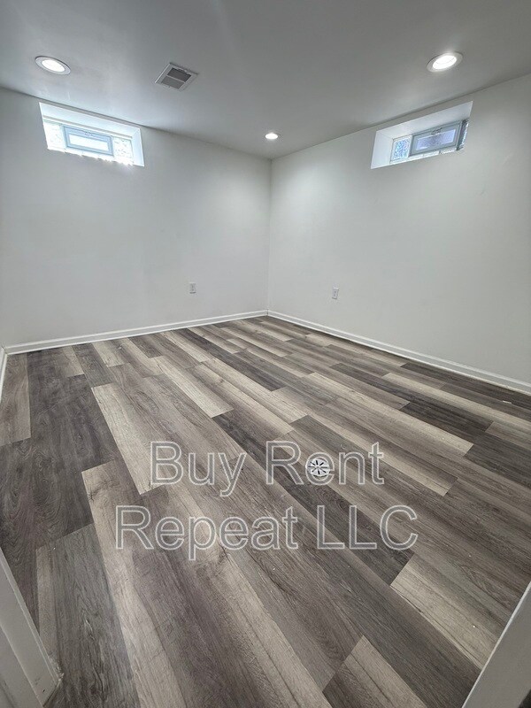 Building Photo - 630 Jewell St