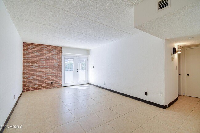 Building Photo - 3416 N 44th St