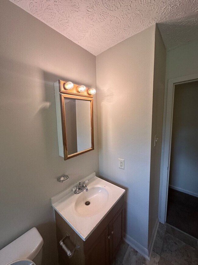 Building Photo - 6517 Portsmouth Dr