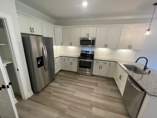 Building Photo - Townhome For Rent