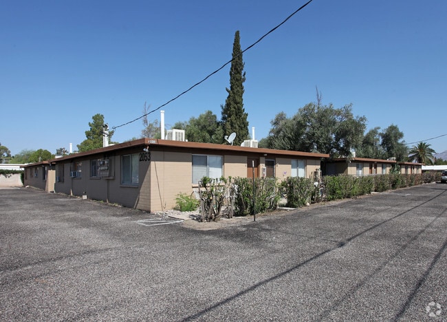 Primary Photo - 2053 North Alvernon Road
