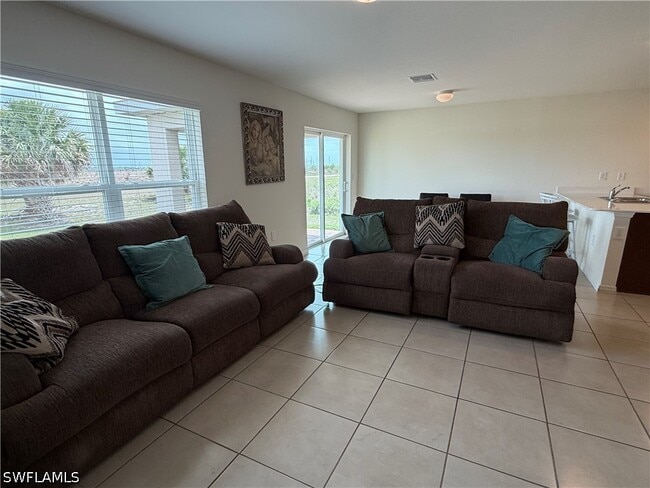 Building Photo - 513 Ella Jean Pl