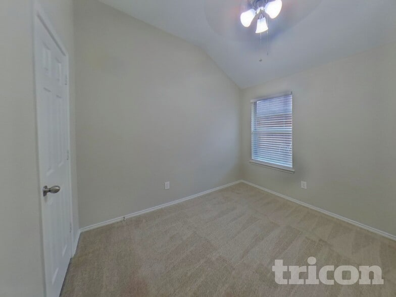 Building Photo - 10616 Lipan Trail