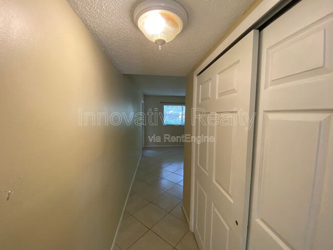 Building Photo - 623 E San Sebastian Ct