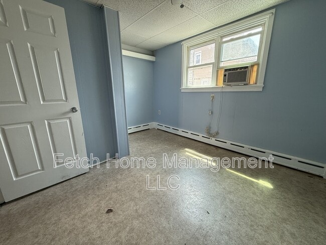 Building Photo - 521 Lehman St