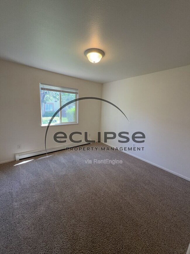 Building Photo - 493 Coronado Way