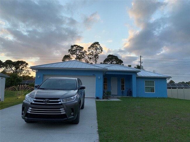 Building Photo - 1855 17th Ave SW