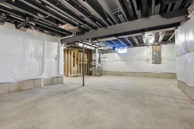 Building Photo - 7051 Aster Wy