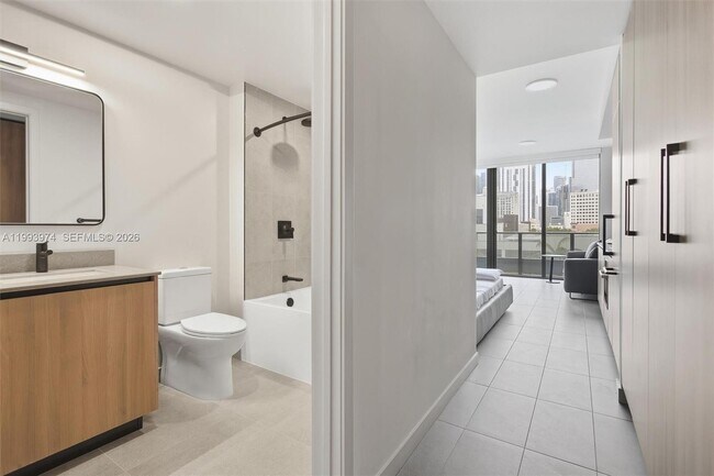 Building Photo - 121 NE 5th St