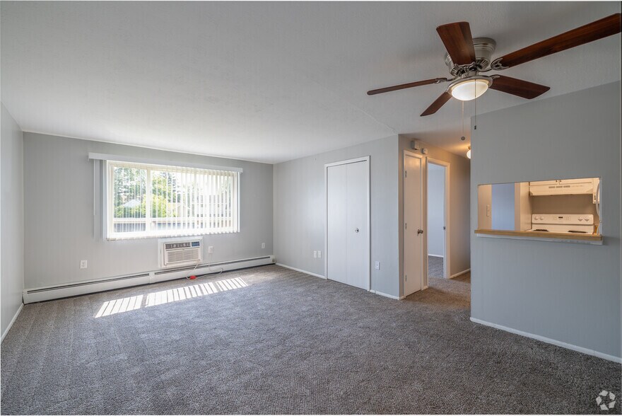 2BR, 1BA - 740–810SF - Living Room - Valley York Apartments