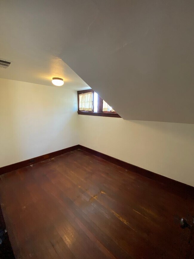 Building Photo - Beautiful Visalia Home Available Now!