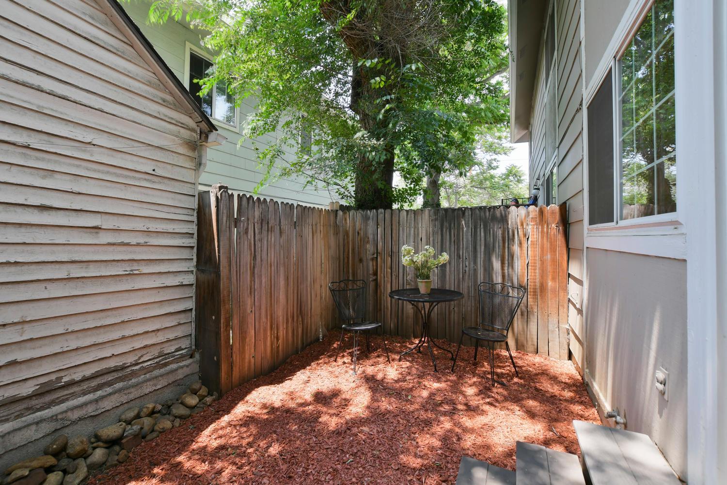Building Photo - 2253 Spruce St