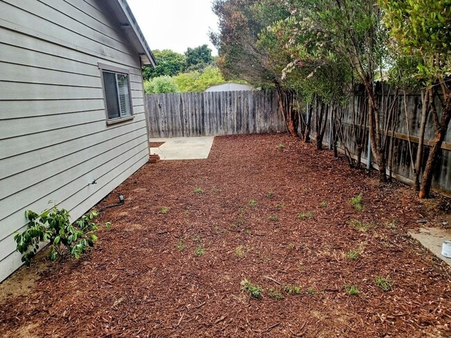 Building Photo - Charming 3BR,  2.5 Bath House in Grover Beach