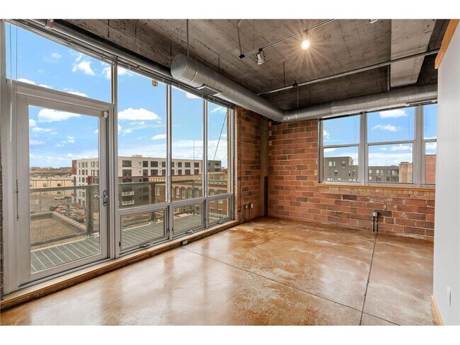 Building Photo - 901 N 3rd St