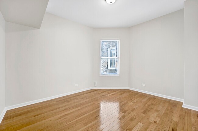 Building Photo - 3922 W Altgeld St