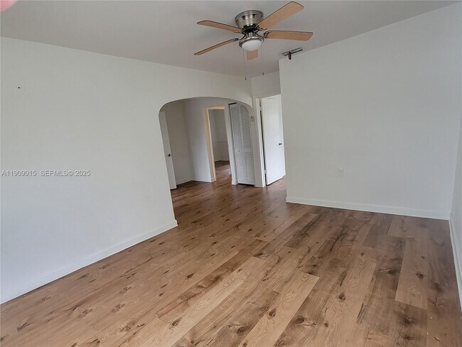 Building Photo - 3433 SW 12th St