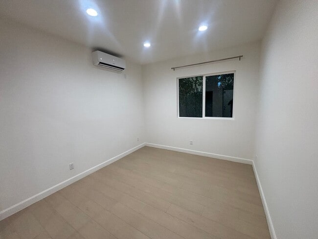 Building Photo - Stunning 3-Bedroom Single-Story ADU in Granada Hills!