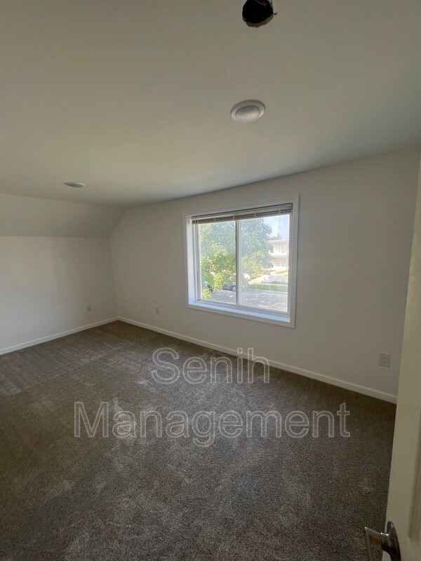 Building Photo - 3420 Fairmont Rd
