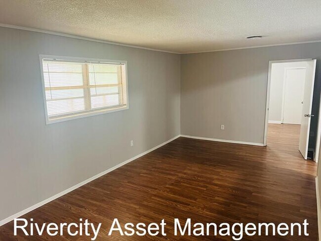 Building Photo - BEAUTIFUL HOME IN NORTHEAST MEMPHIS!!! SEC...