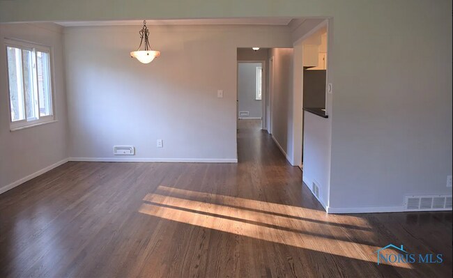 Building Photo - 4033 Hillandale Rd