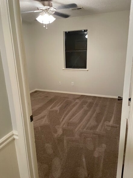 Building Photo - 2020 W Olive St