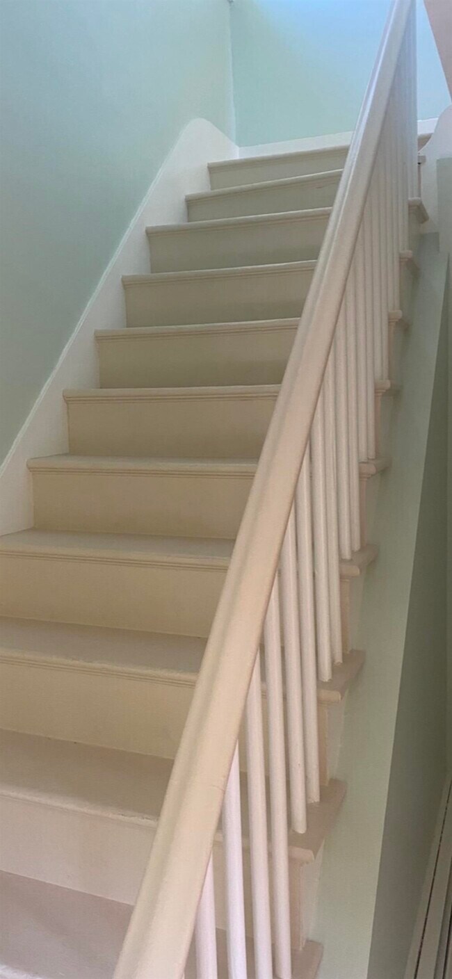 Building Photo - 36 Western Ave