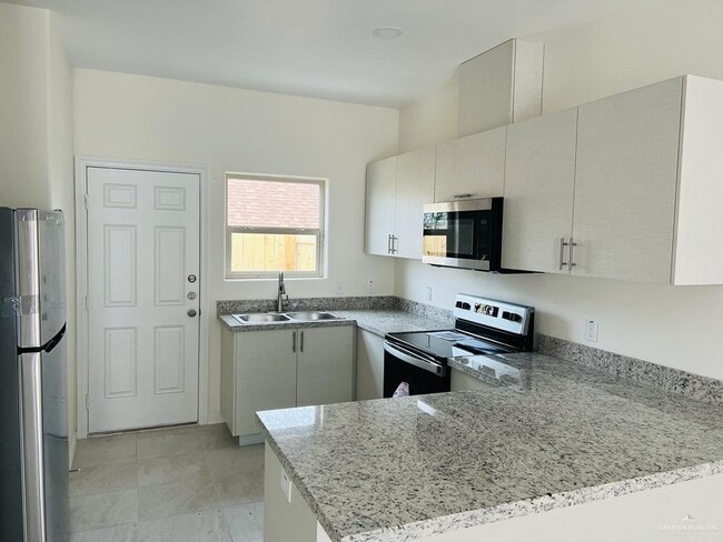 Building Photo - 15 W Garfield Ave