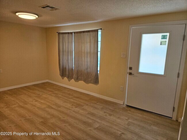 Building Photo - 13240 Starfish Dr