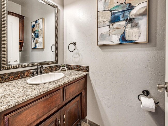 Building Photo - Elegant 3-Bedroom Home in Thornbrooke Village – All Bills Paid