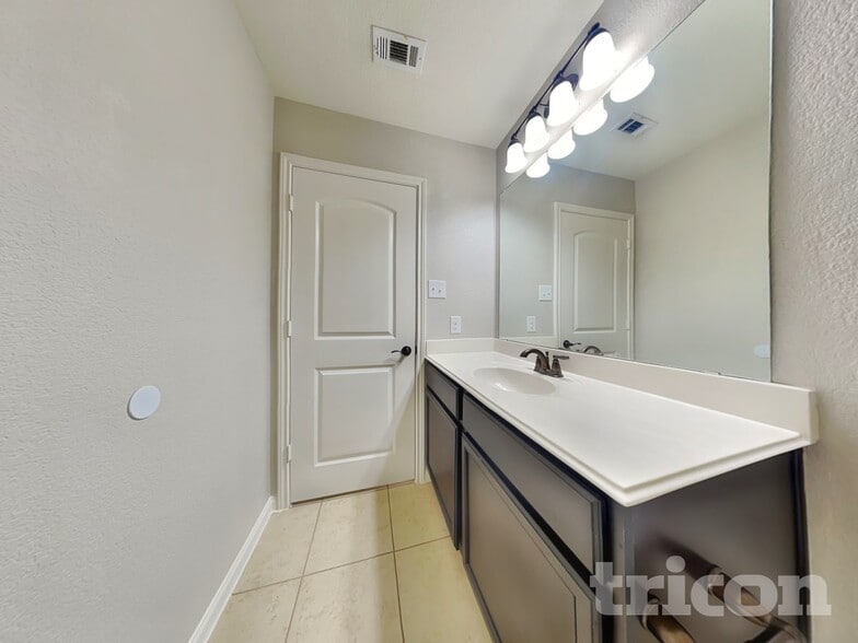 Building Photo - 1477 Treeta Trail