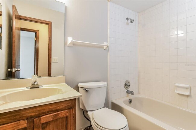 Building Photo - 4609 Wellesly Dr