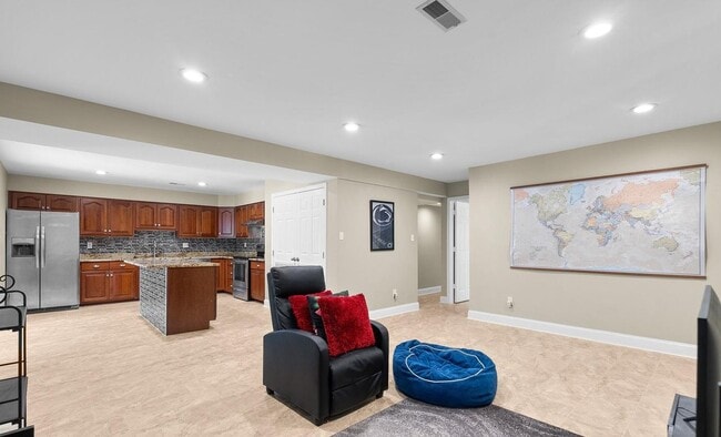 Building Photo - 8620 Stableview Ct