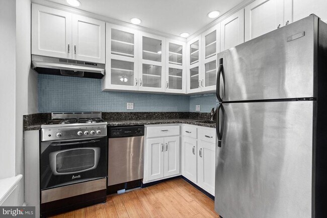 Building Photo - 1320 S Broad St