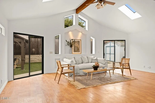 Building Photo - 2226 Sanderling St