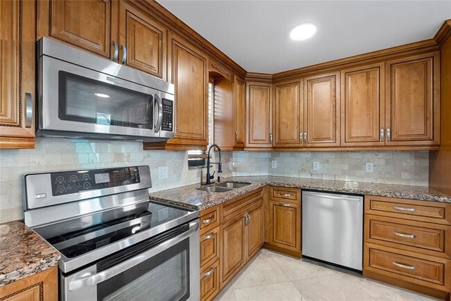 Building Photo - 1000 S Ocean Blvd