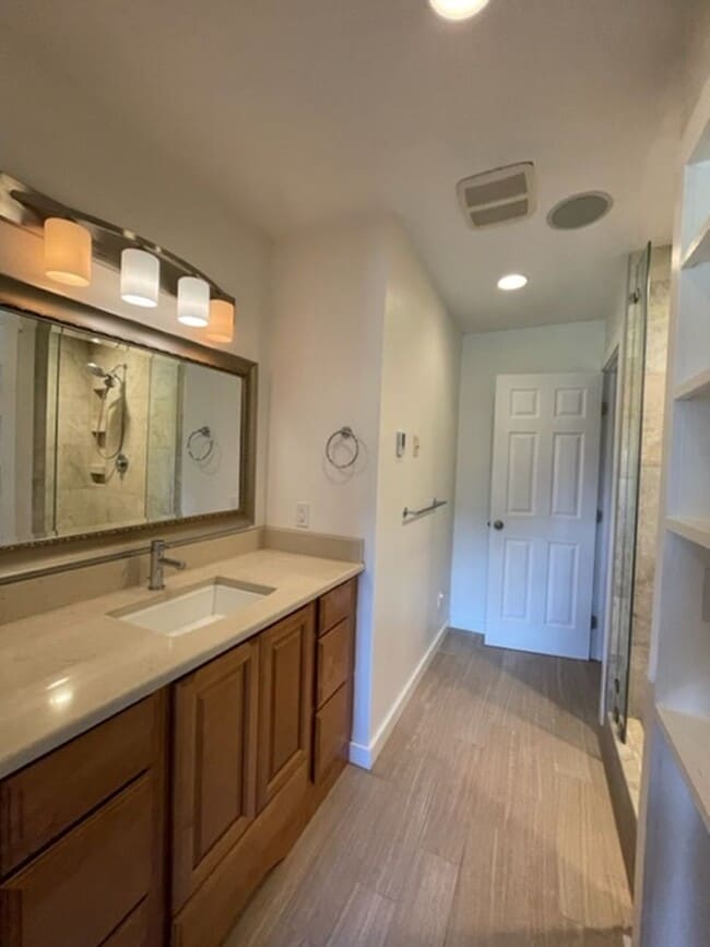 Building Photo - Beautiful Country Townhome!