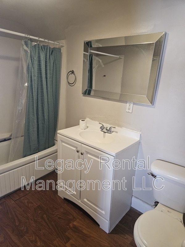 Building Photo - 535 W Shawnee Ave